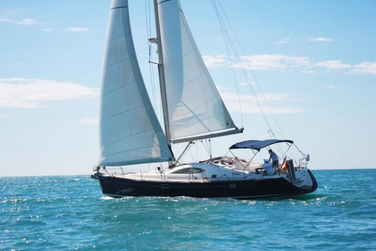 PRO JEANNEAU MAR SALADA ALQUILER VELERO SEATRAVEL ALICANTE