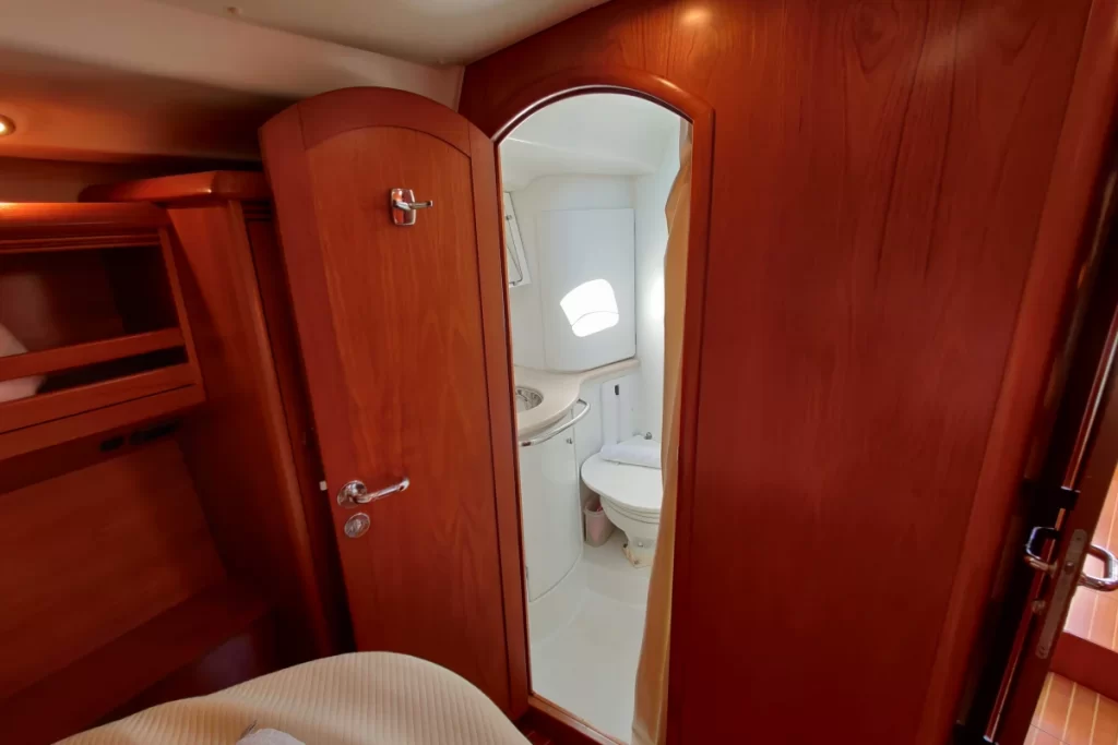 PRO JEANNEAU MAR SALADA ALQUILER VELERO SEATRAVEL ALICANTE