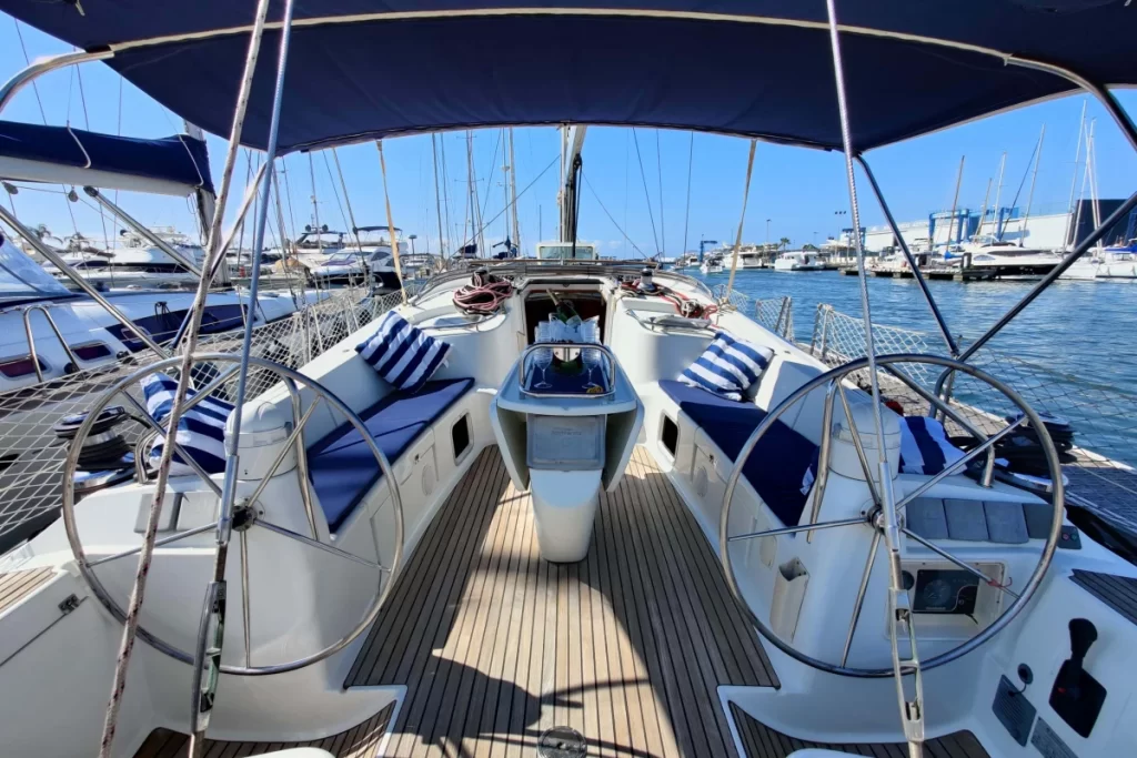 PRO JEANNEAU MAR SALADA ALQUILER VELERO SEATRAVEL ALICANTE