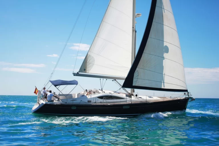 PRO JEANNEAU MAR SALADA ALQUILER VELERO SEATRAVEL ALICANTE