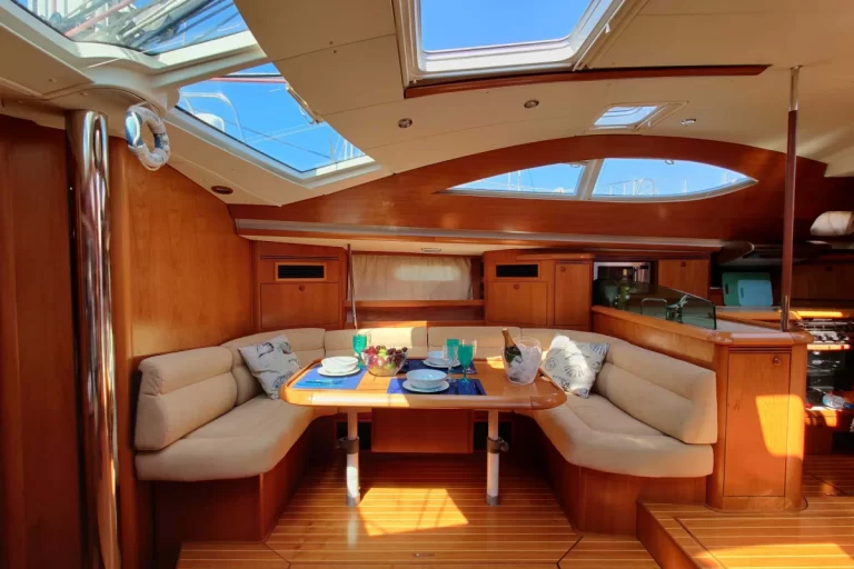 PRO JEANNEAU MAR SALADA ALQUILER VELERO SEATRAVEL ALICANTE