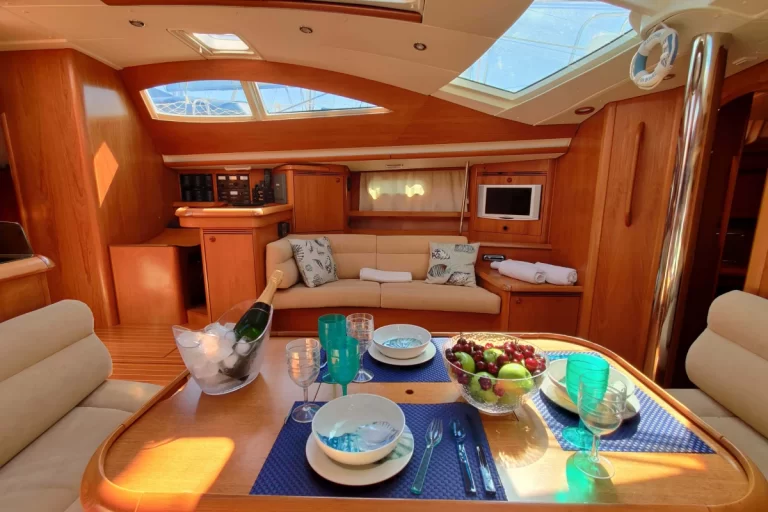 PRO JEANNEAU MAR SALADA ALQUILER VELERO SEATRAVEL ALICANTE